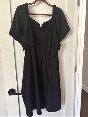 Ava & Viv Black Midi Dress with Flutter Sleeves. Size 2X women’s plus.